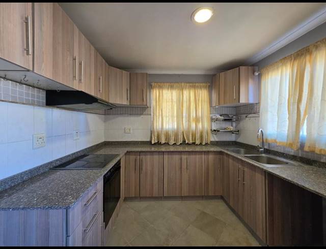 3 BEDROOM SIMPLEX FOR SALE IN MALVERN